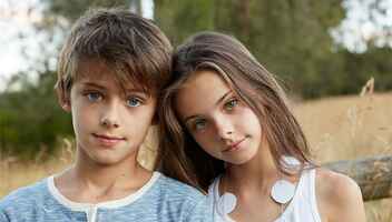 Мальчик и девочка (подростки) для съемок в музыкальном клипе в Сочи
