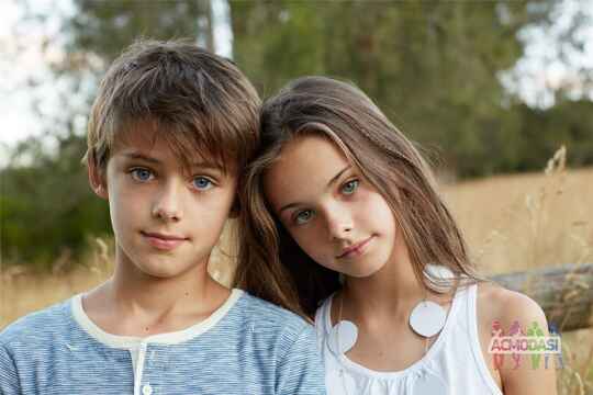 Мальчик и девочка (подростки) для съемок в музыкальном клипе в Сочи