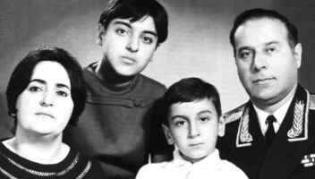 В клип на роль азербайджанской семьи