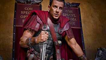 Мужская роль римского легионера в рекламном ролике медицинского препарата "Парацитолгин"