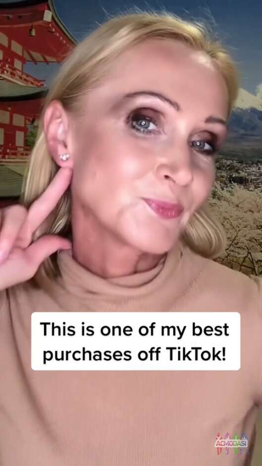 Съемка коротких рекламных роликов в формате TikTok для ювелирного бренда.