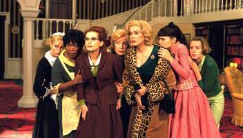 Женщины на роли в спектакле «8 любящих женщин» (Робер Тома)