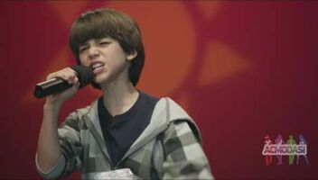Игровой музыкальный клип, мальчик 10-13 лет, исполнитель песни (главная роль)