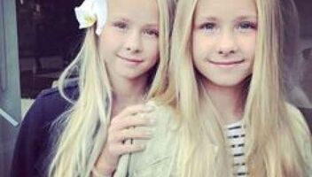 Девочки близняшки блондинки 10-11 лет